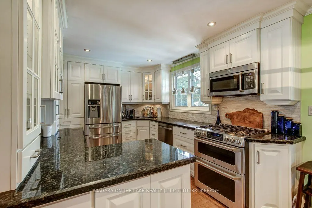 14 CONFEDERATION Drive