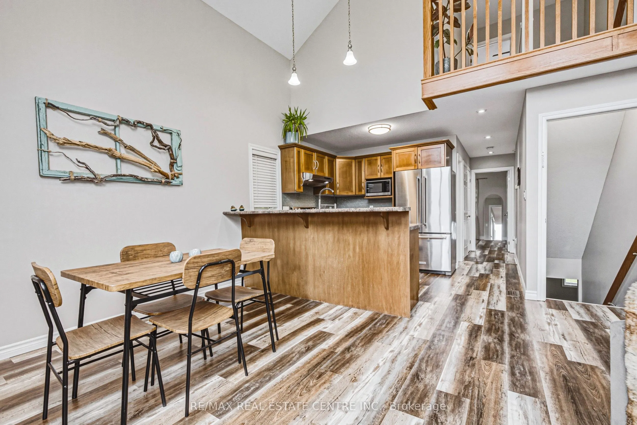 8 Lake Road