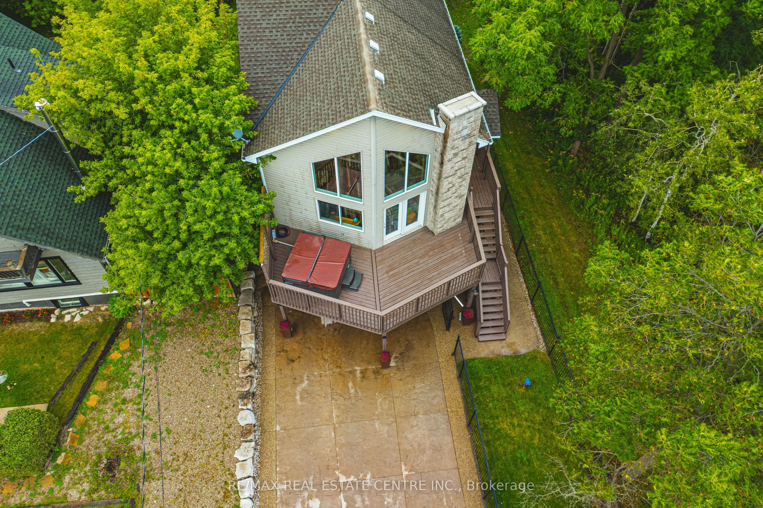 8 Lake Road