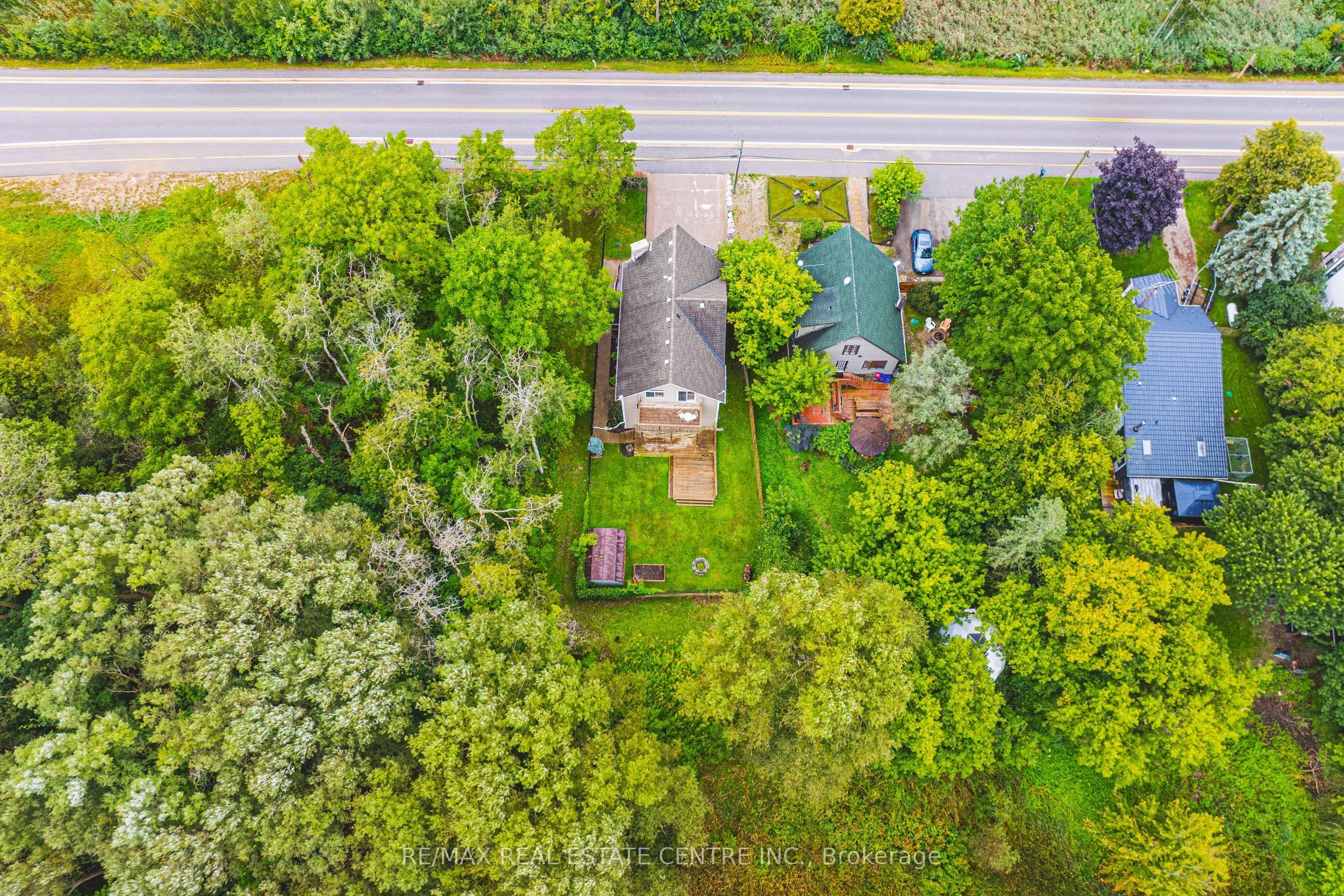 8 Lake Road