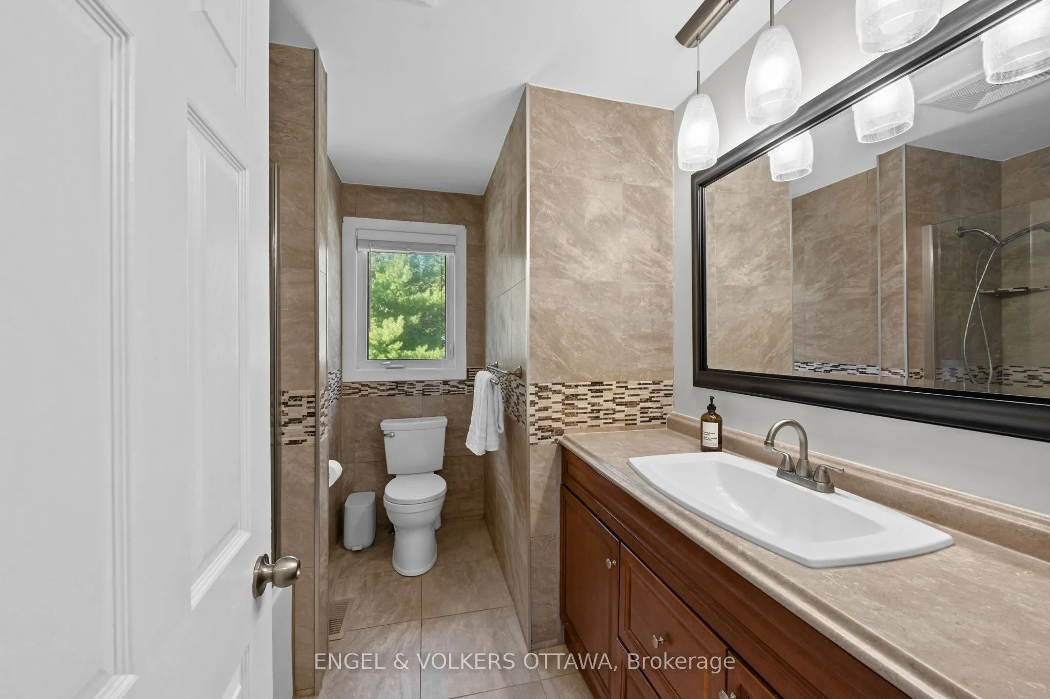 109 Inniskillin Drive