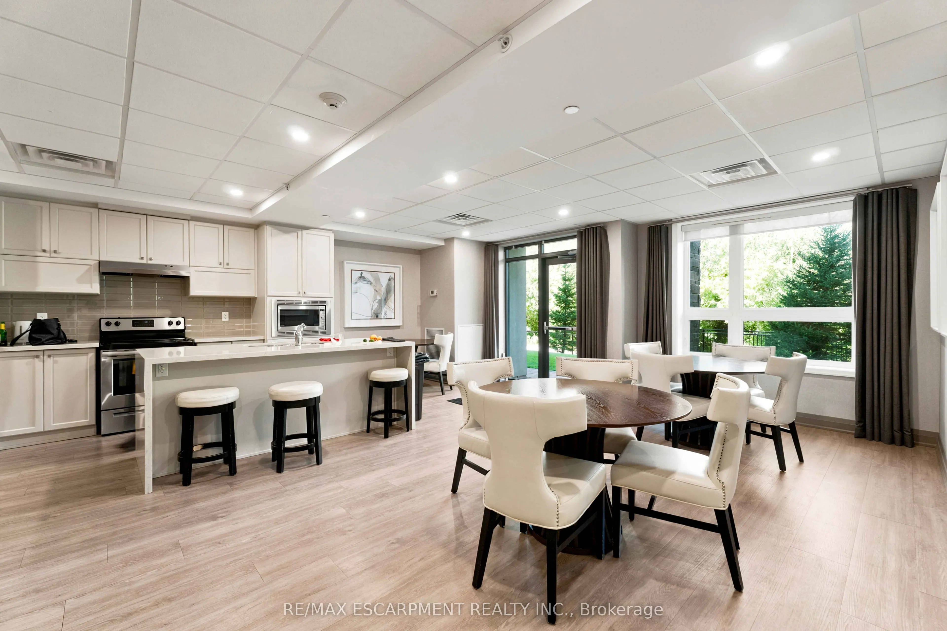 125 Shoreview Place #411