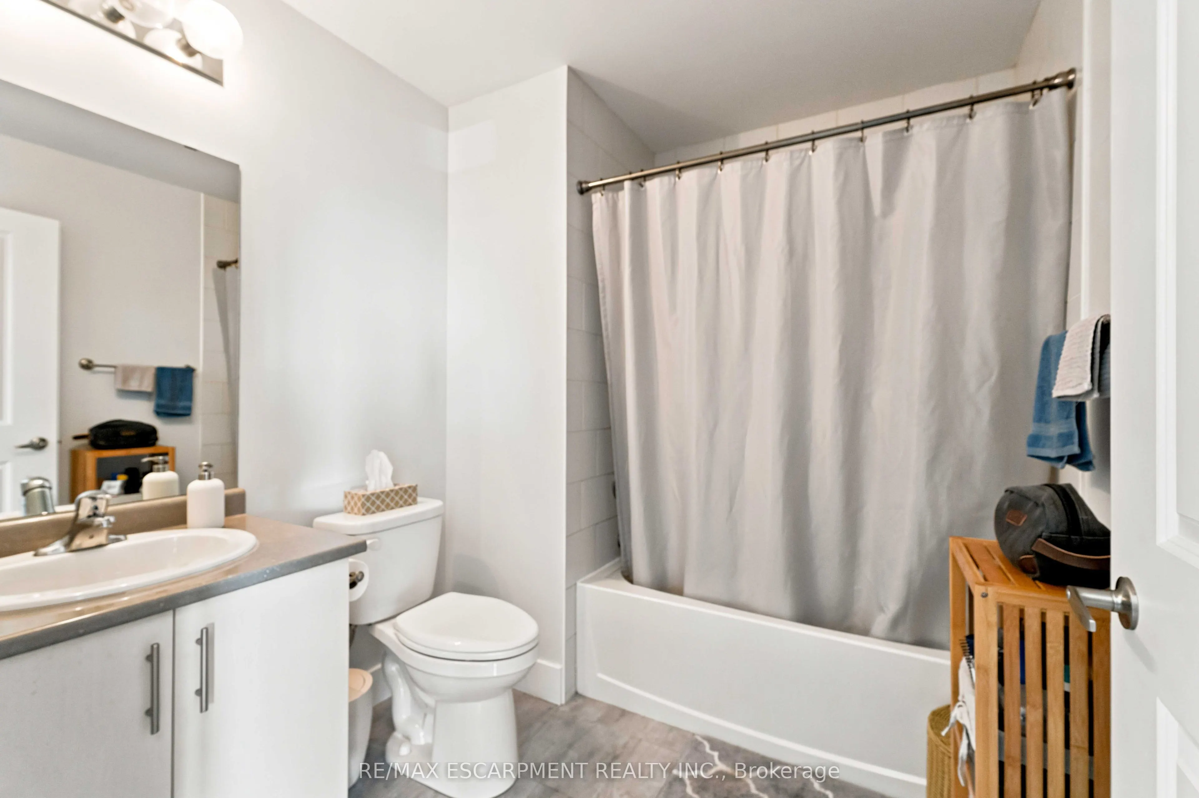 125 Shoreview Place #411