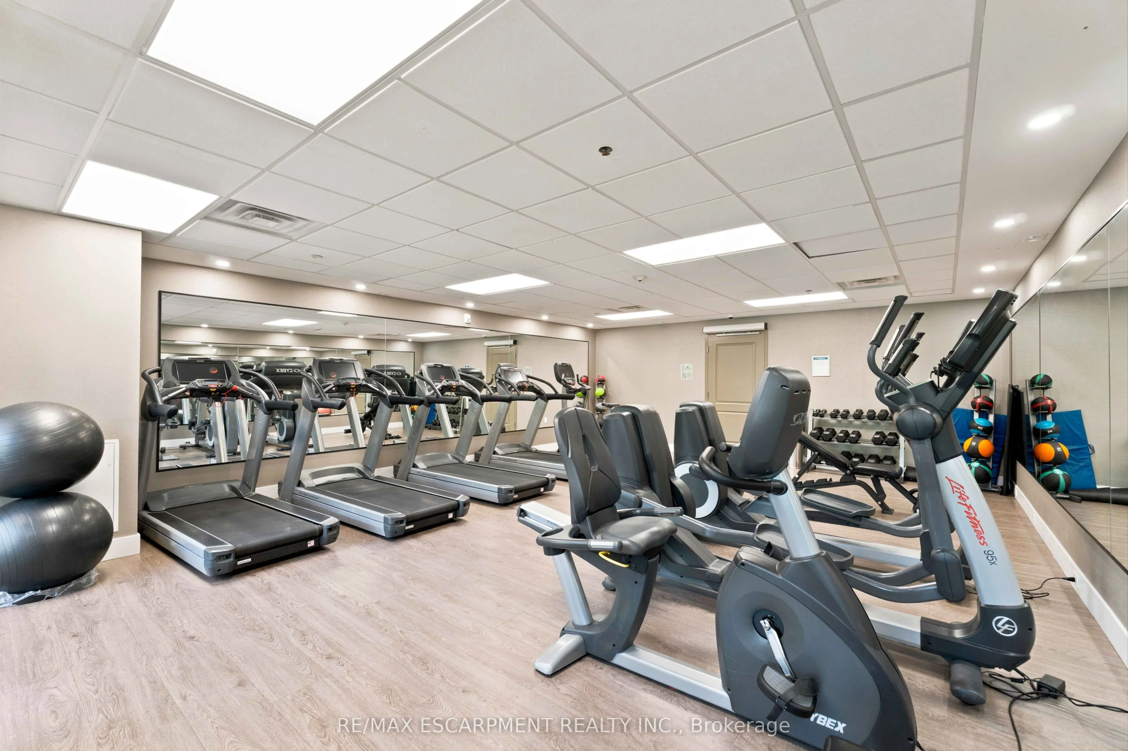 125 Shoreview Place #411