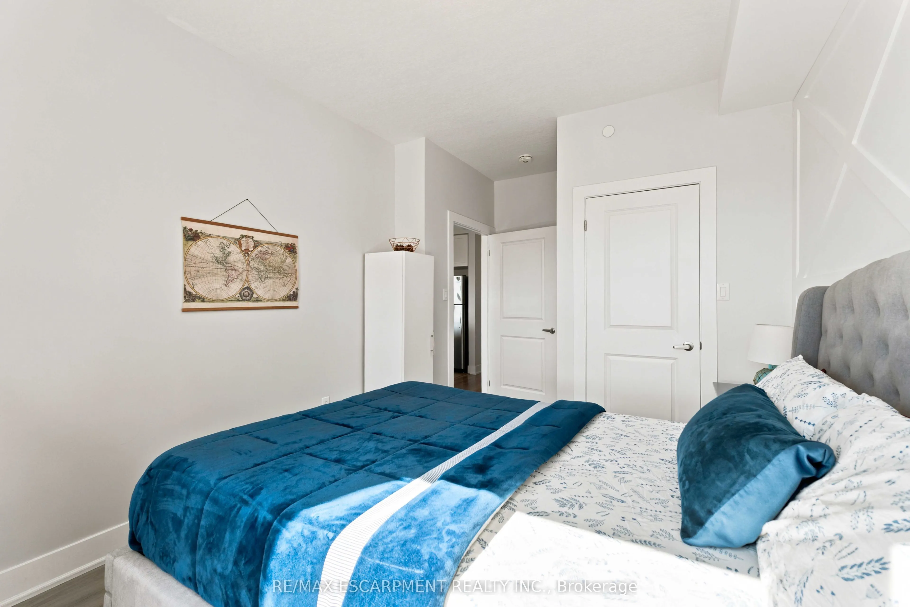 125 Shoreview Place #411