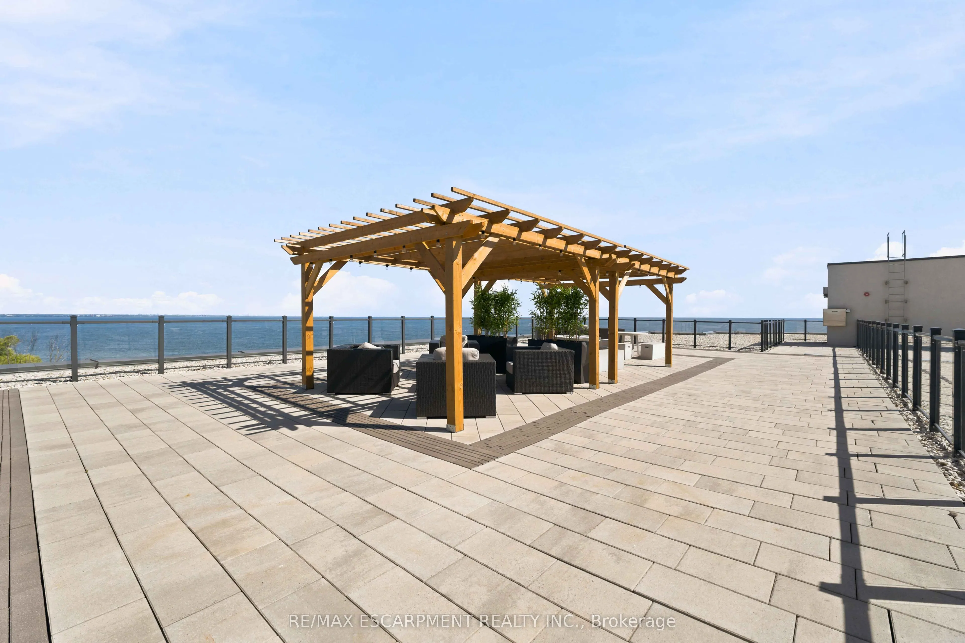 125 Shoreview Place #411