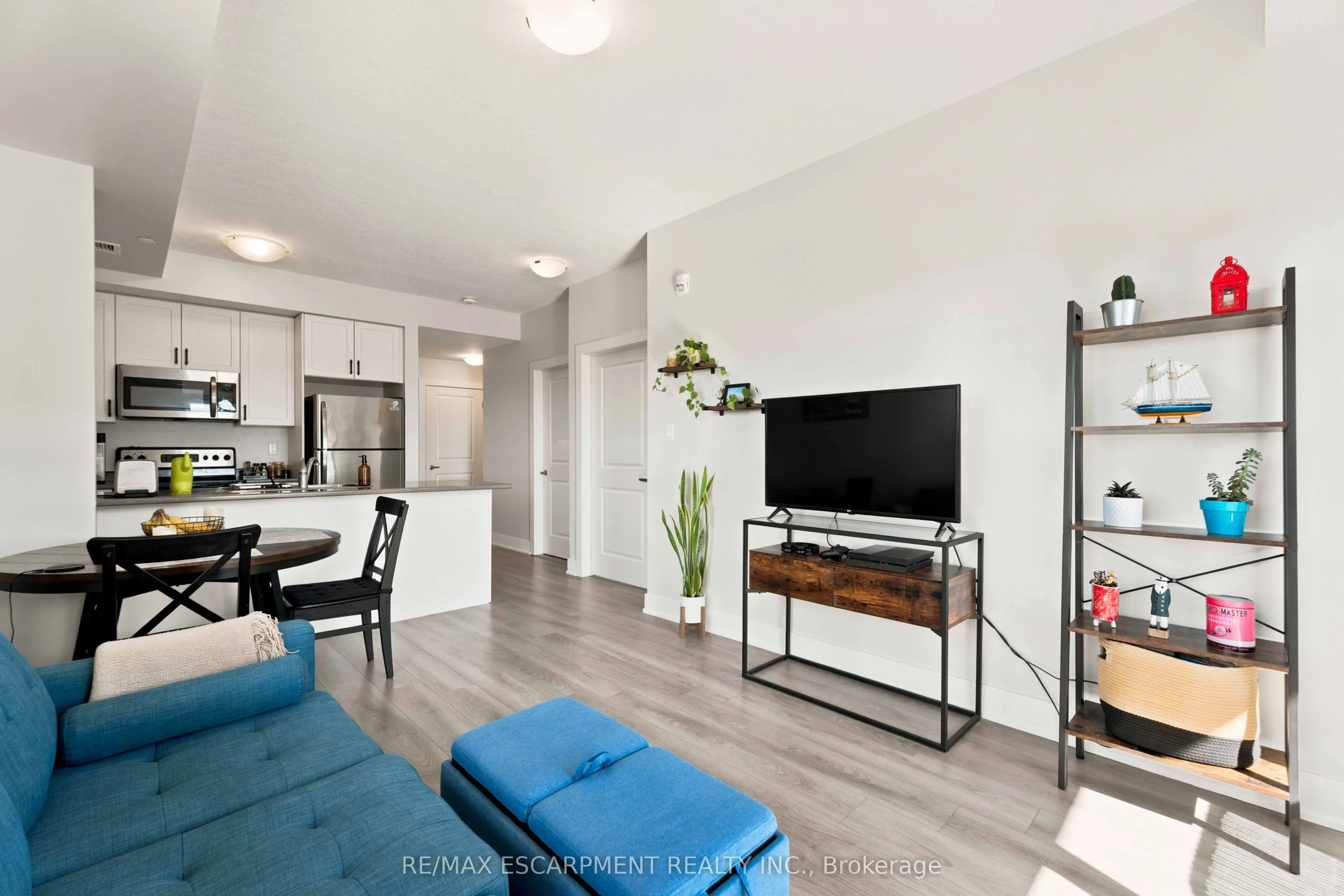 125 Shoreview Place #411