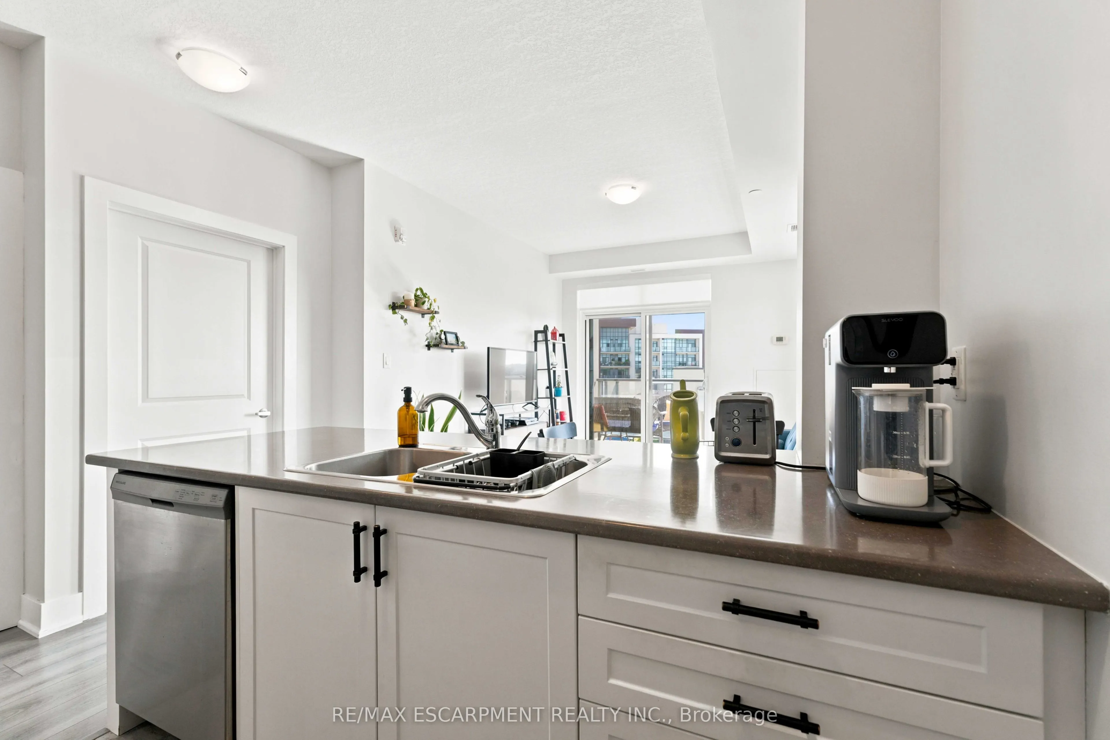 125 Shoreview Place #411