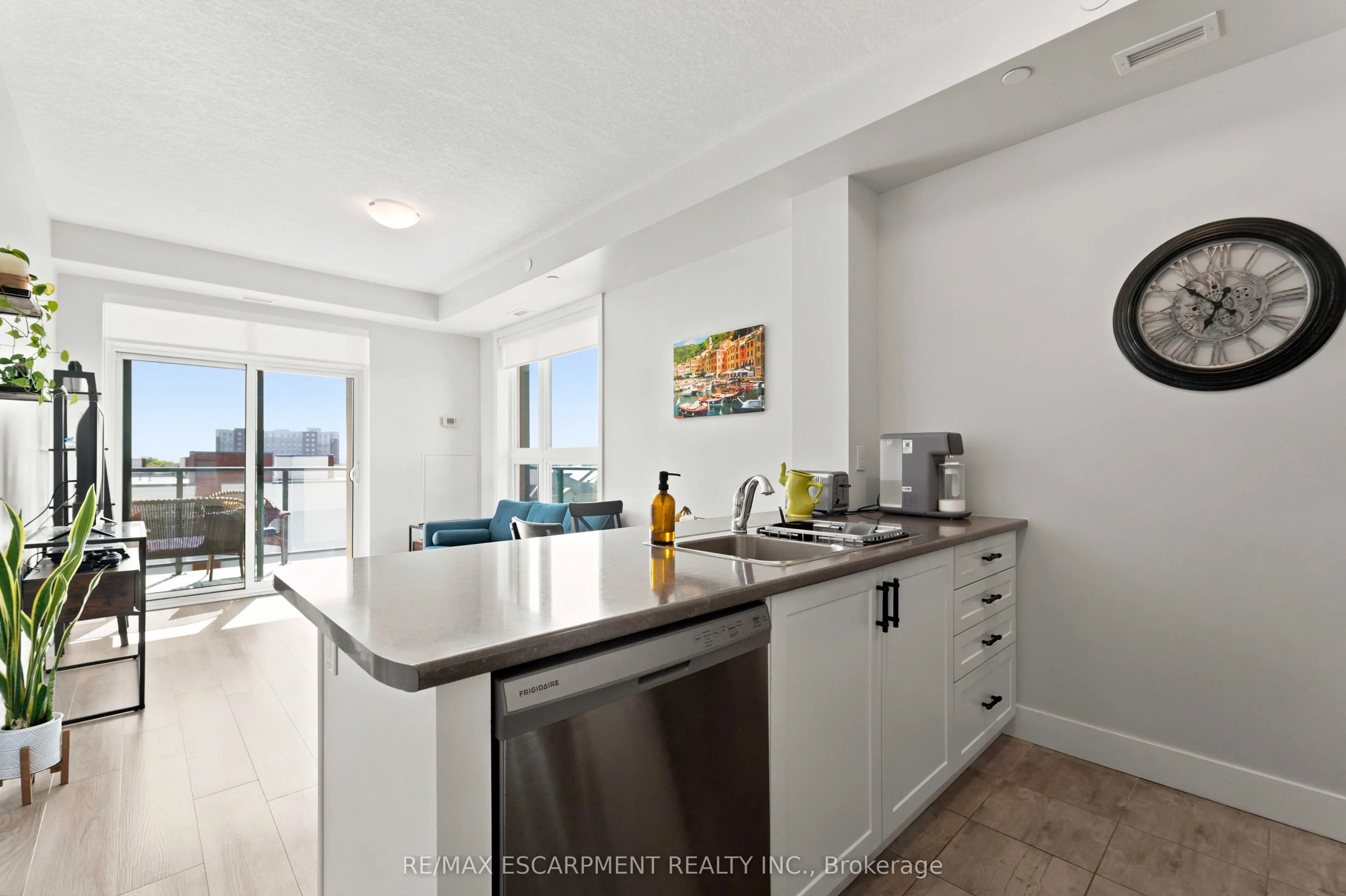 125 Shoreview Place #411
