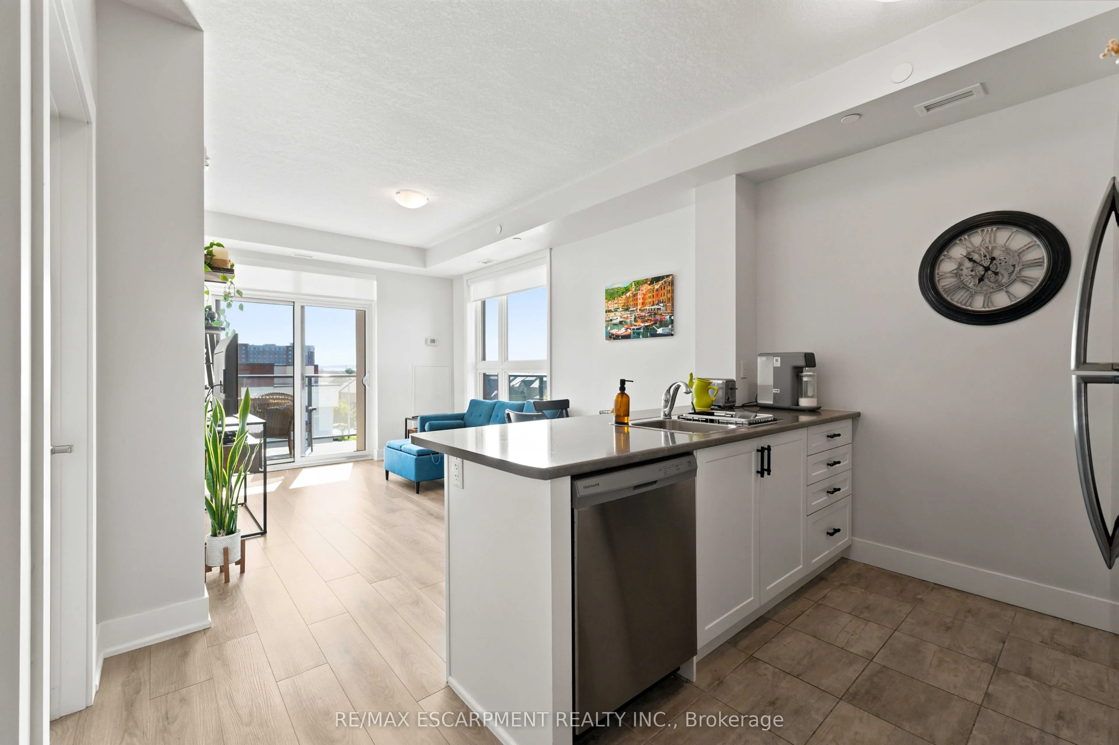 125 Shoreview Place #411