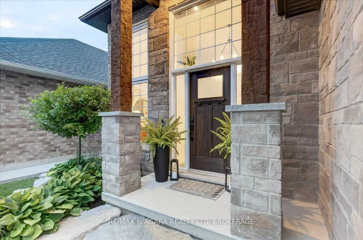 7331 Sherrilee Crescent