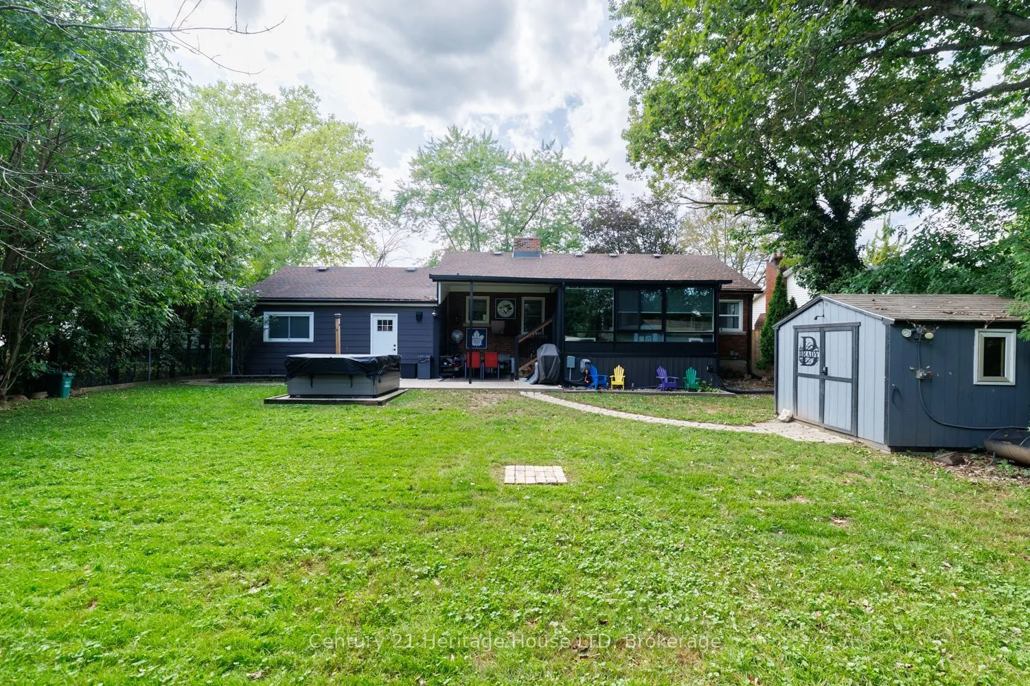 6 Greenock Circle