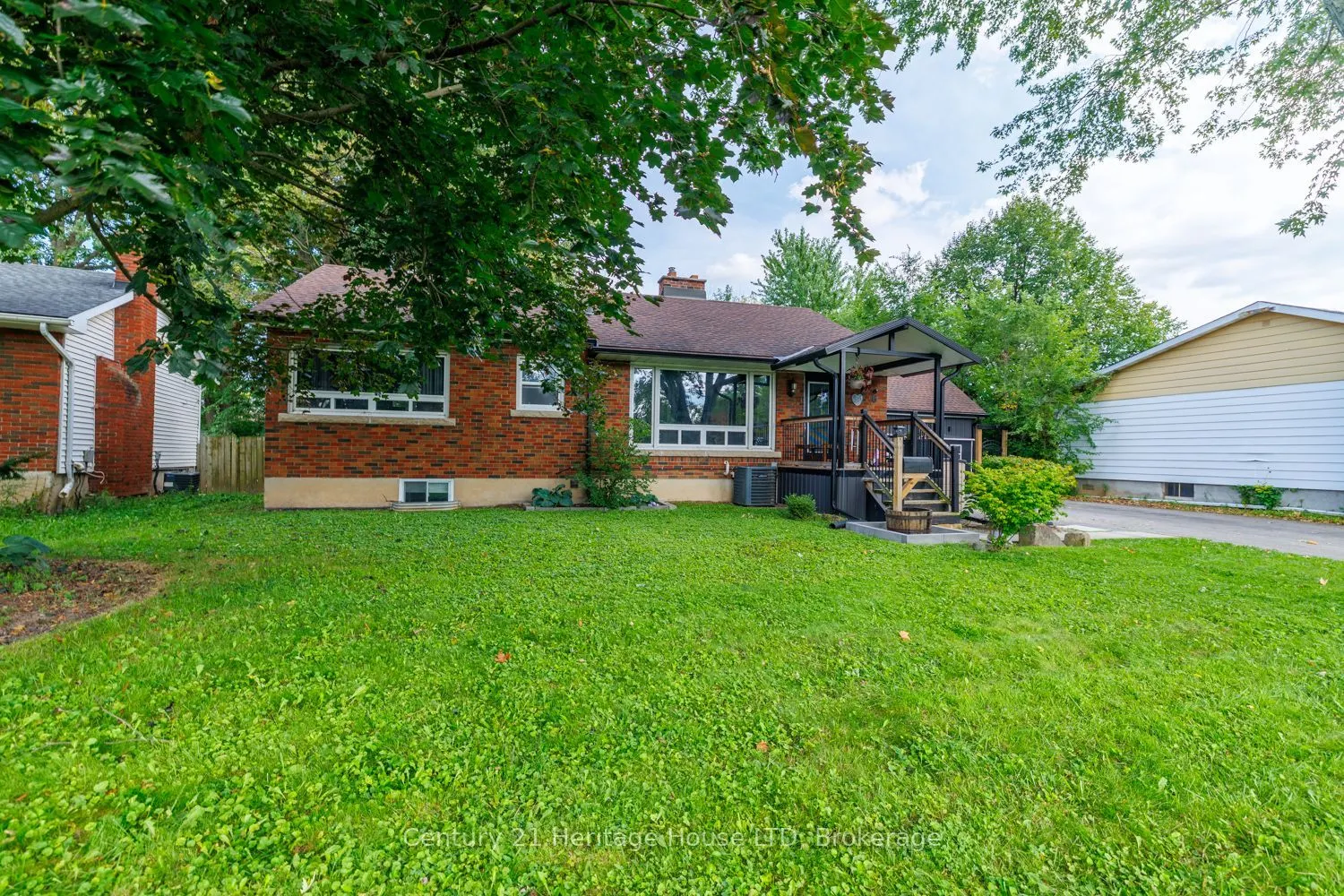 6 Greenock Circle