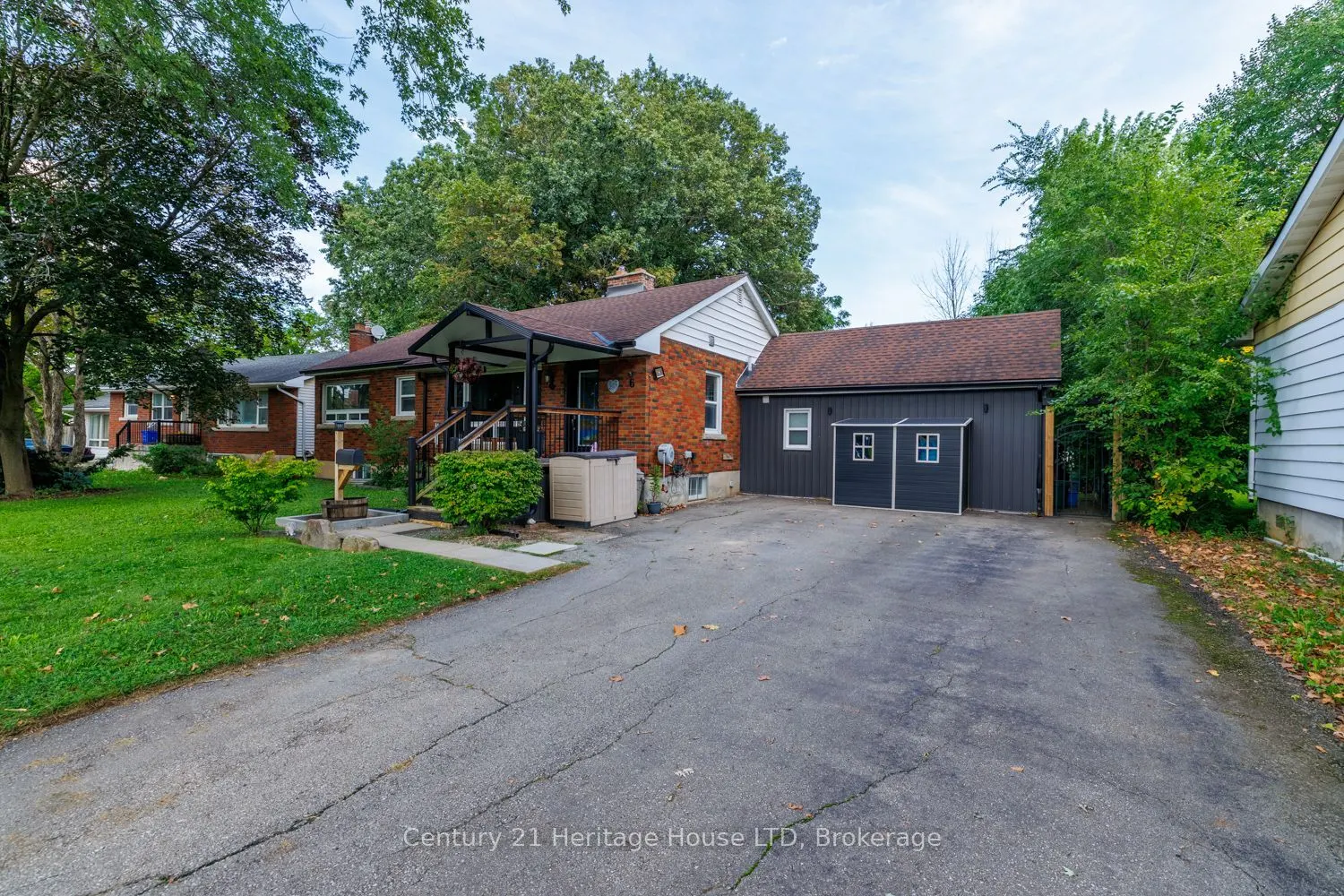 6 Greenock Circle