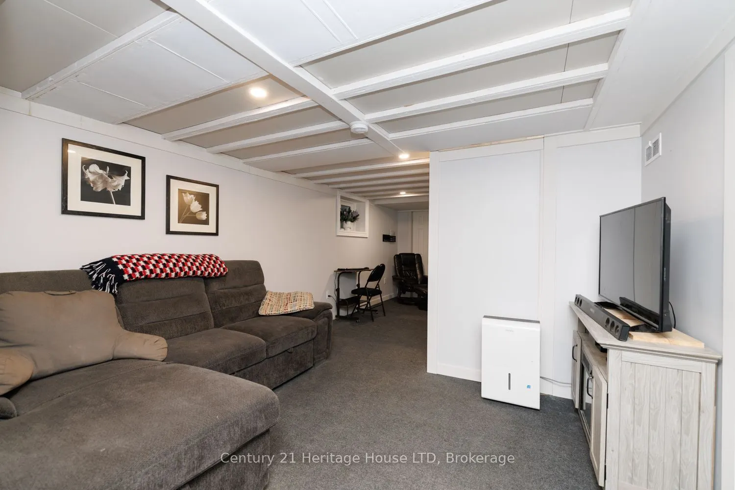 6 Greenock Circle