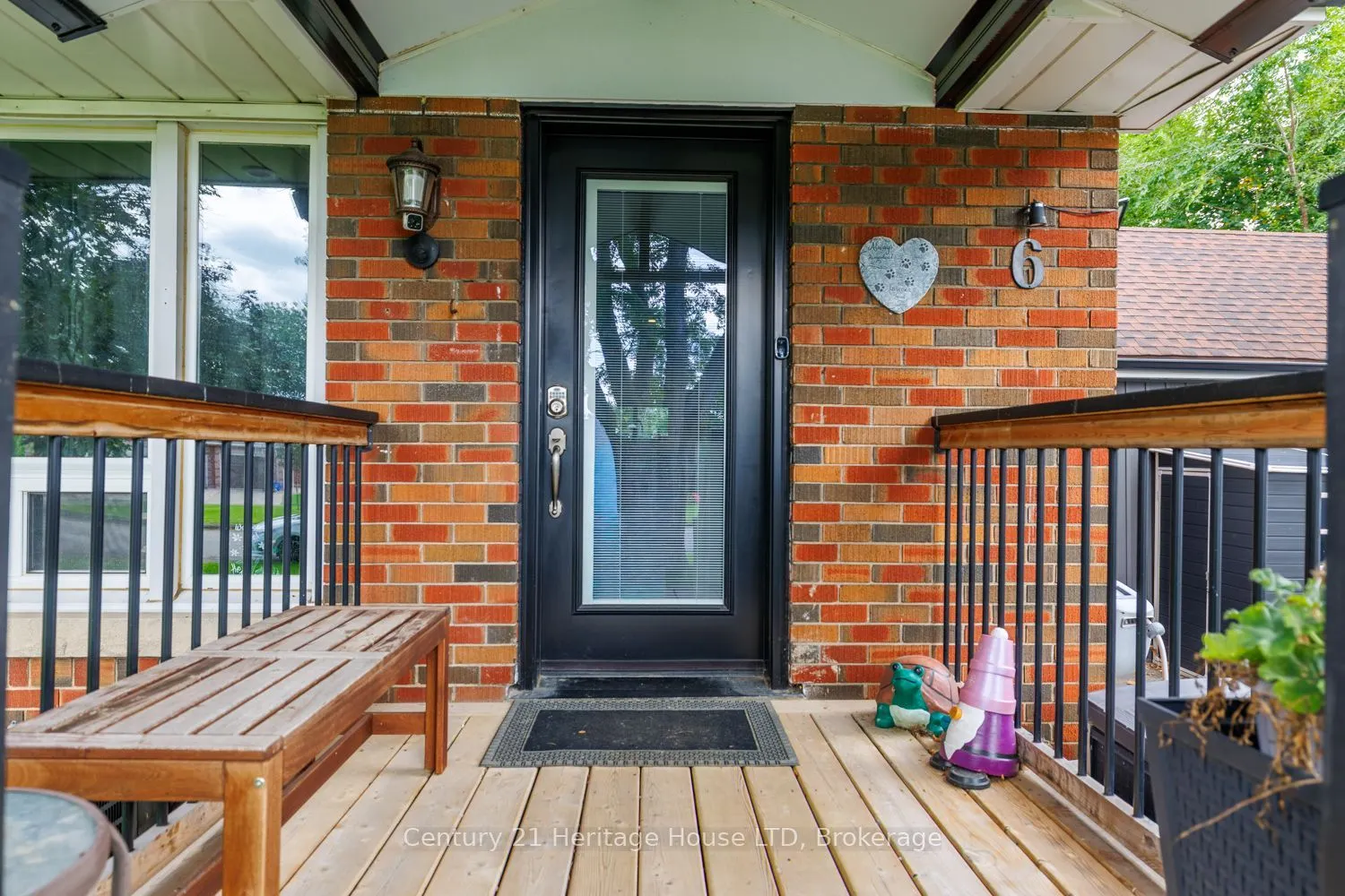 6 Greenock Circle