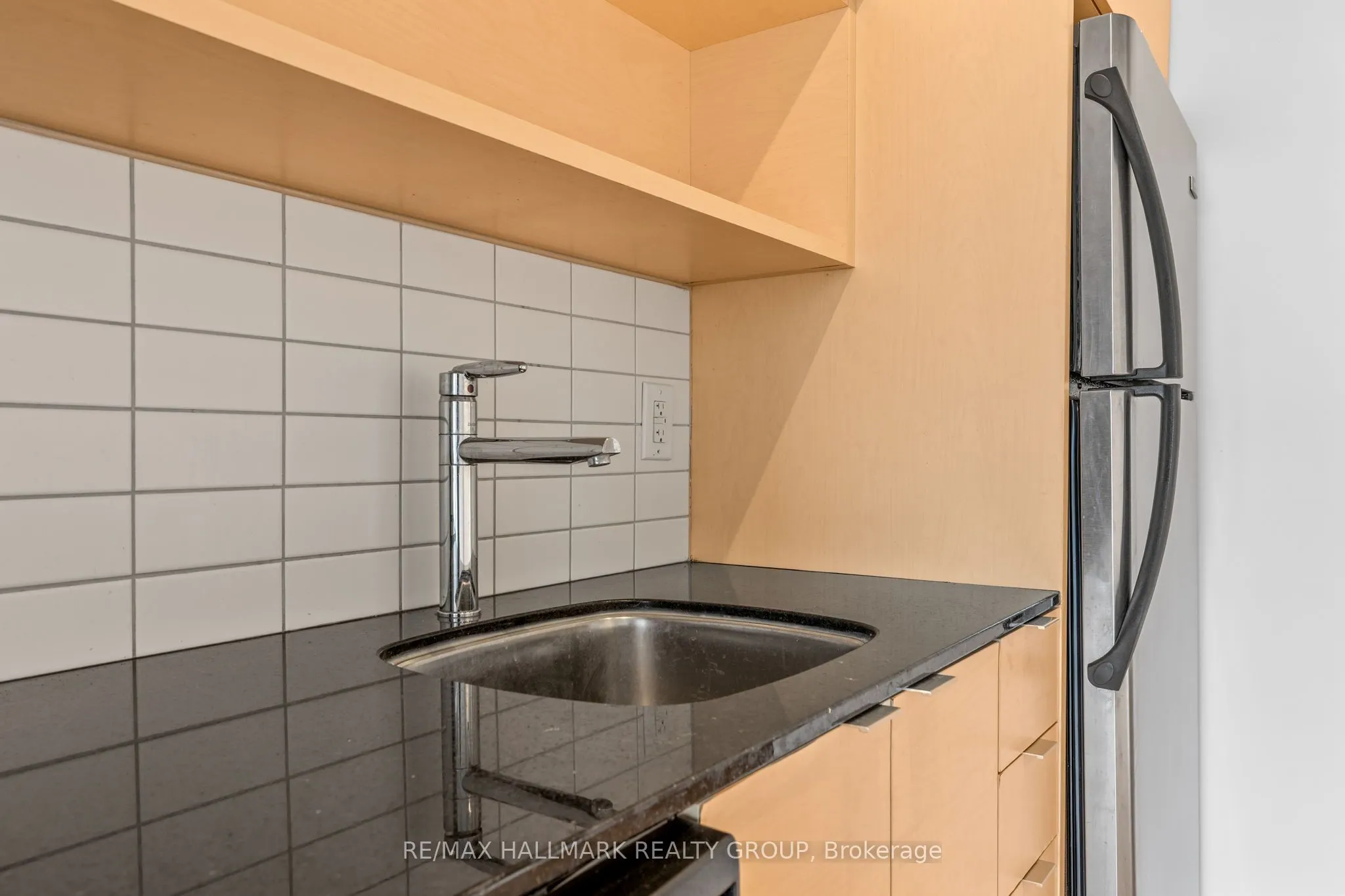 324 Laurier Avenue W #1804