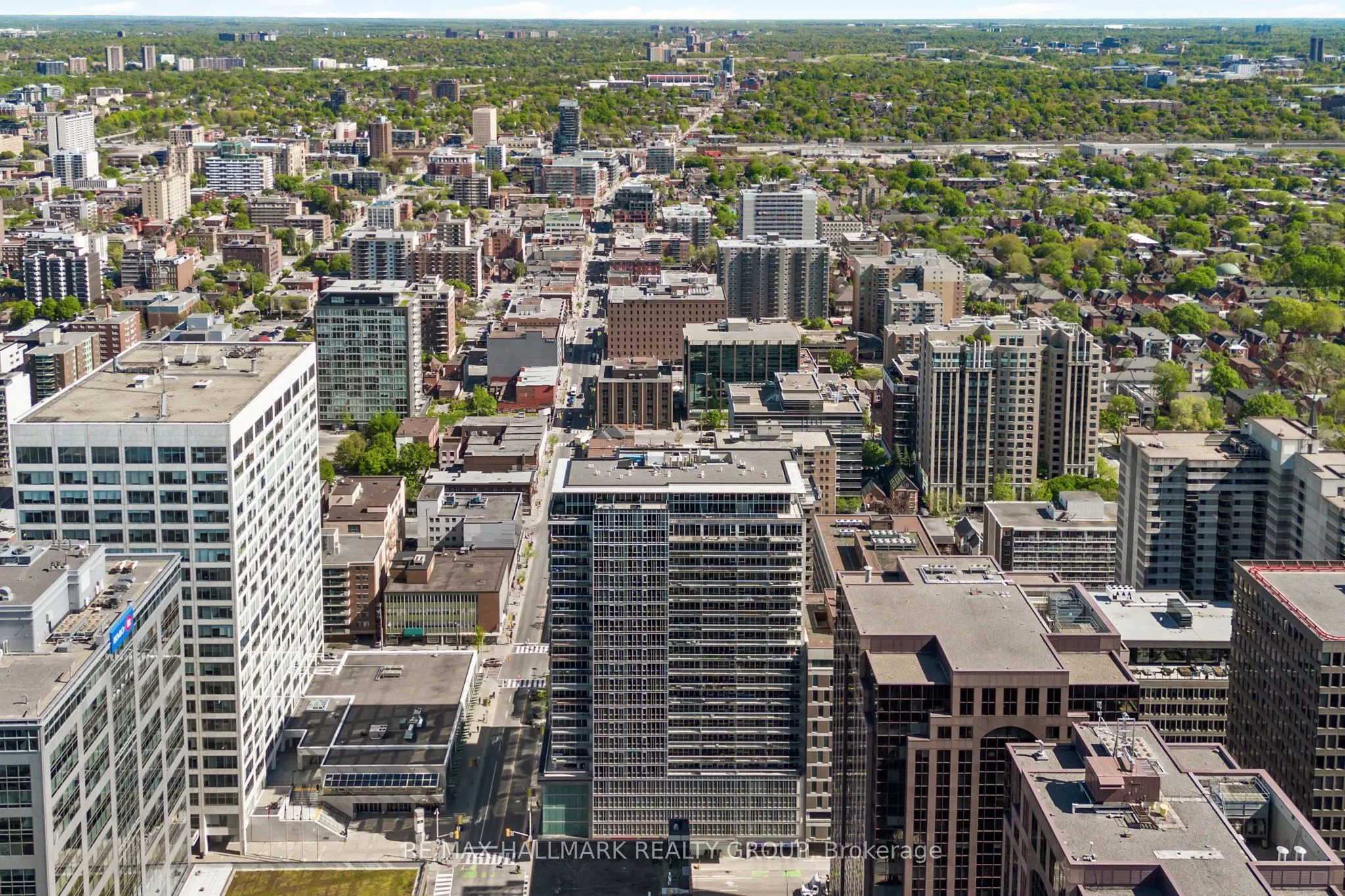 324 Laurier Avenue W #1804