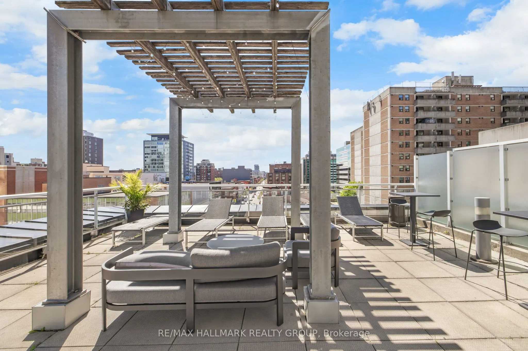 324 Laurier Avenue W #1804