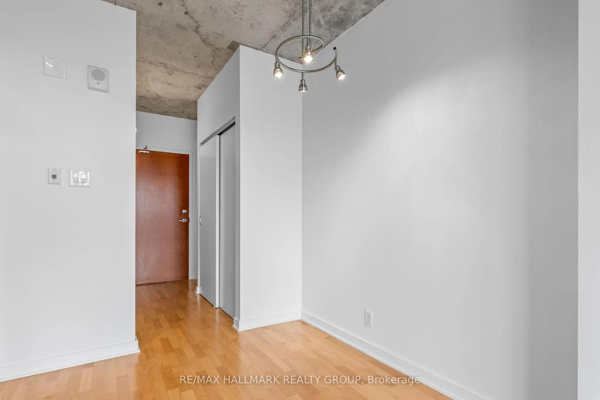 324 Laurier Avenue W #1804