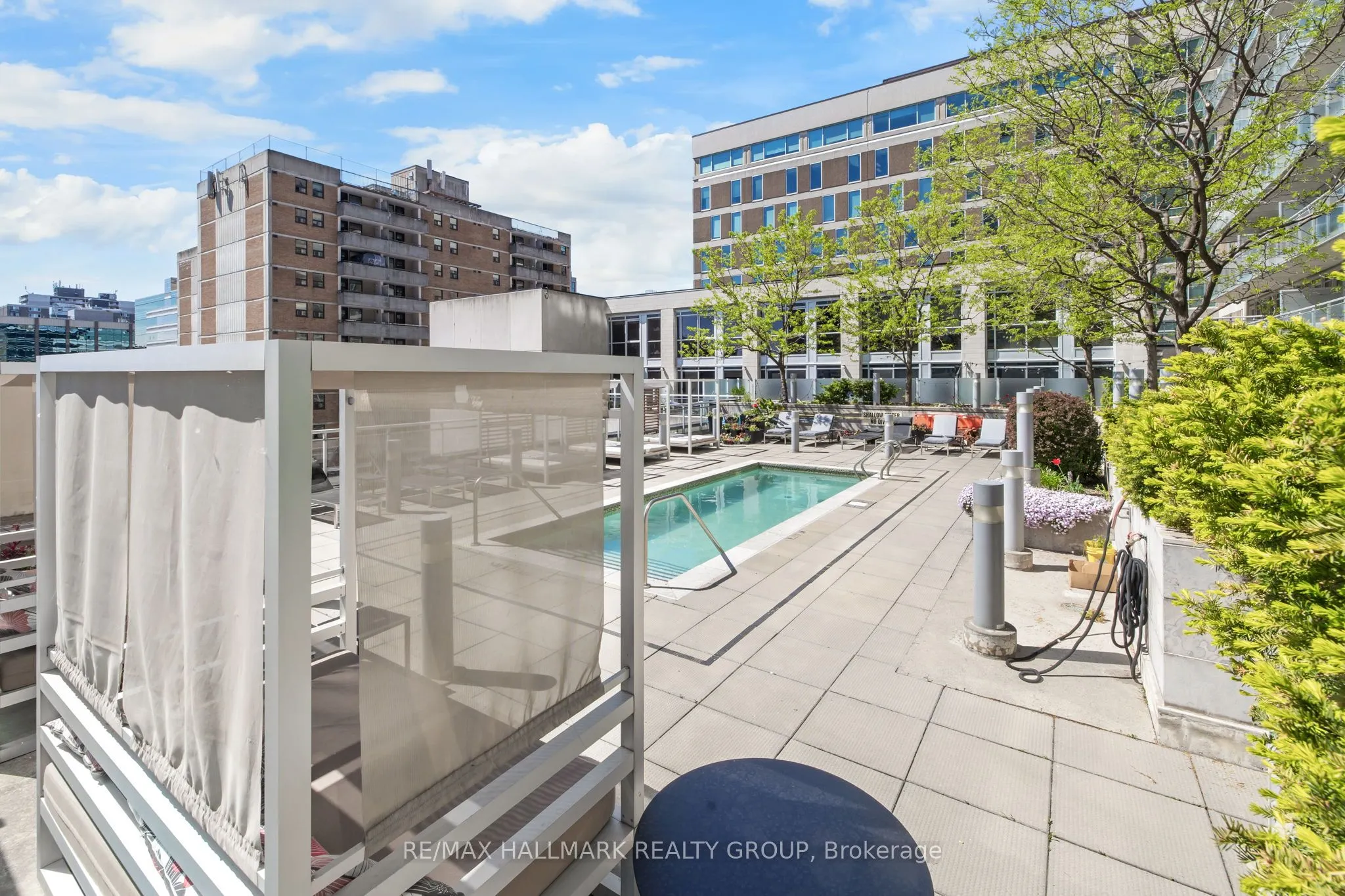 324 Laurier Avenue W #1804