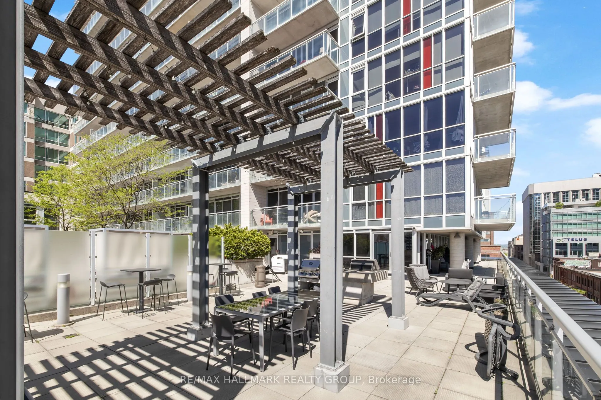 324 Laurier Avenue W #1804
