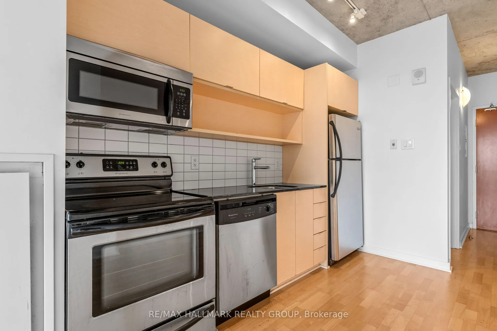 324 Laurier Avenue W #1804