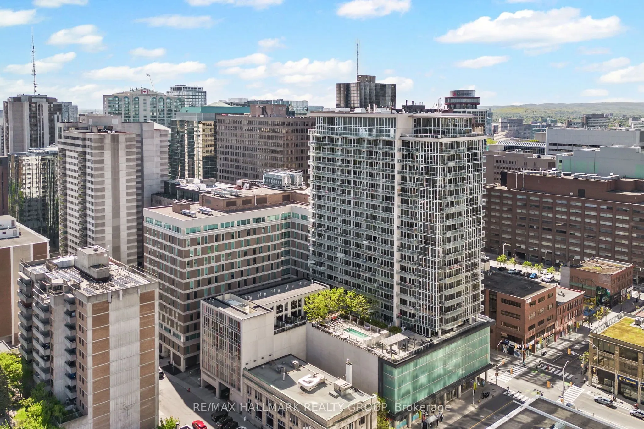324 Laurier Avenue W #1804
