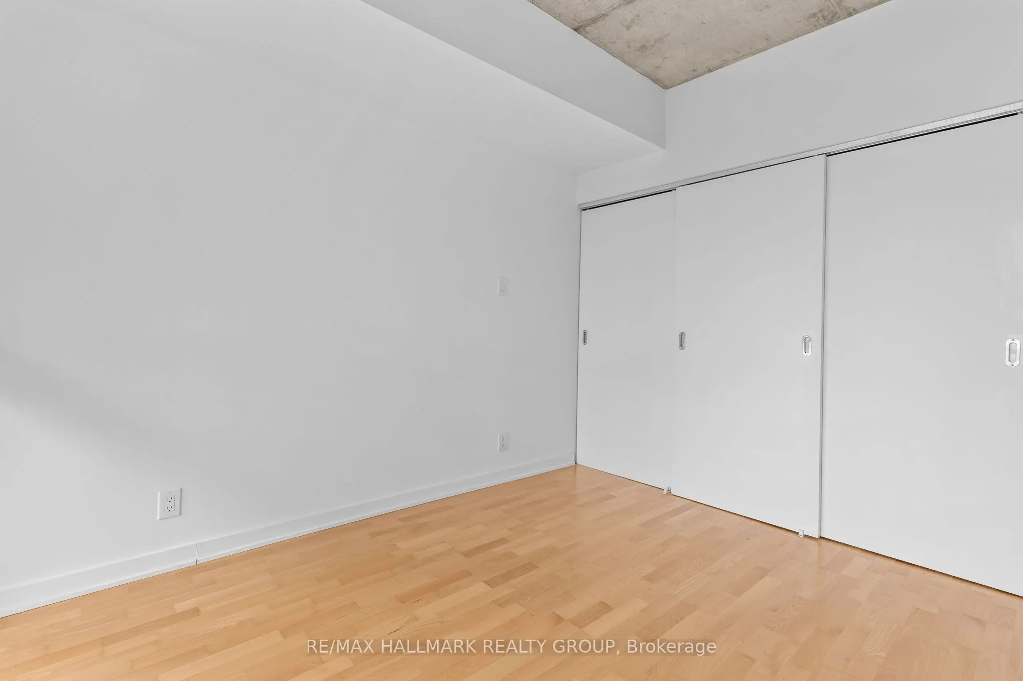 324 Laurier Avenue W #1804