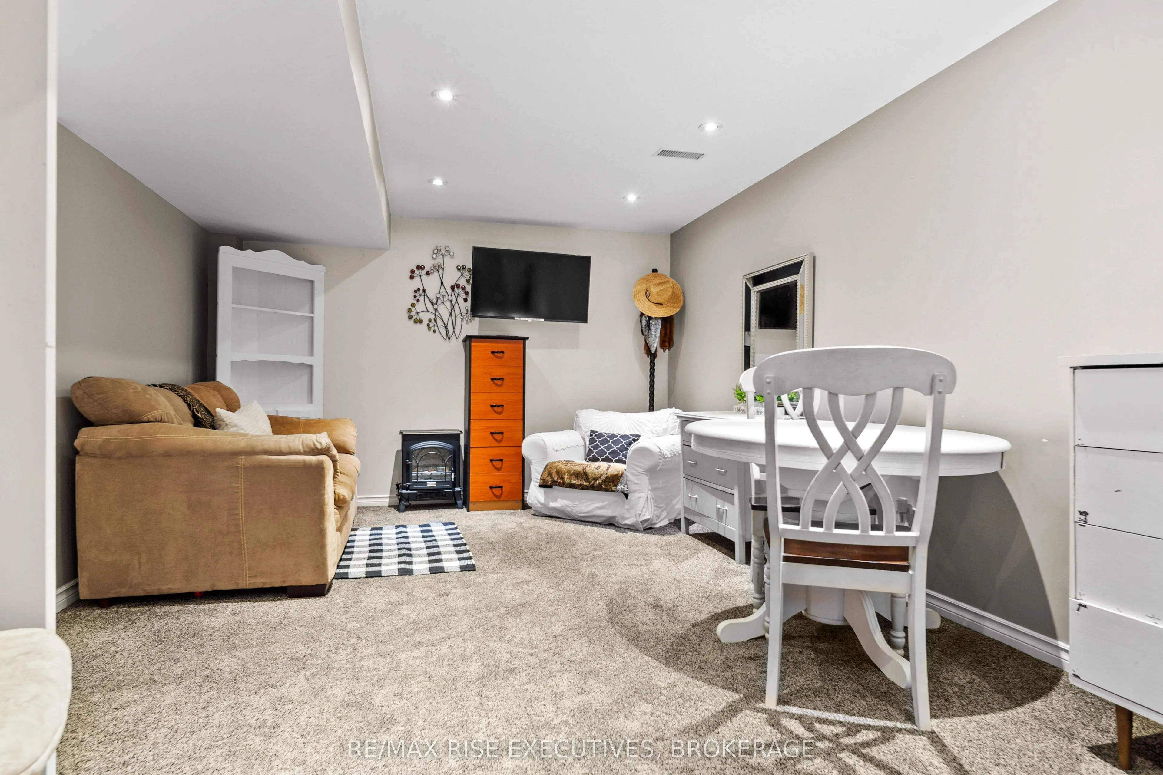 149 Grenadier Drive