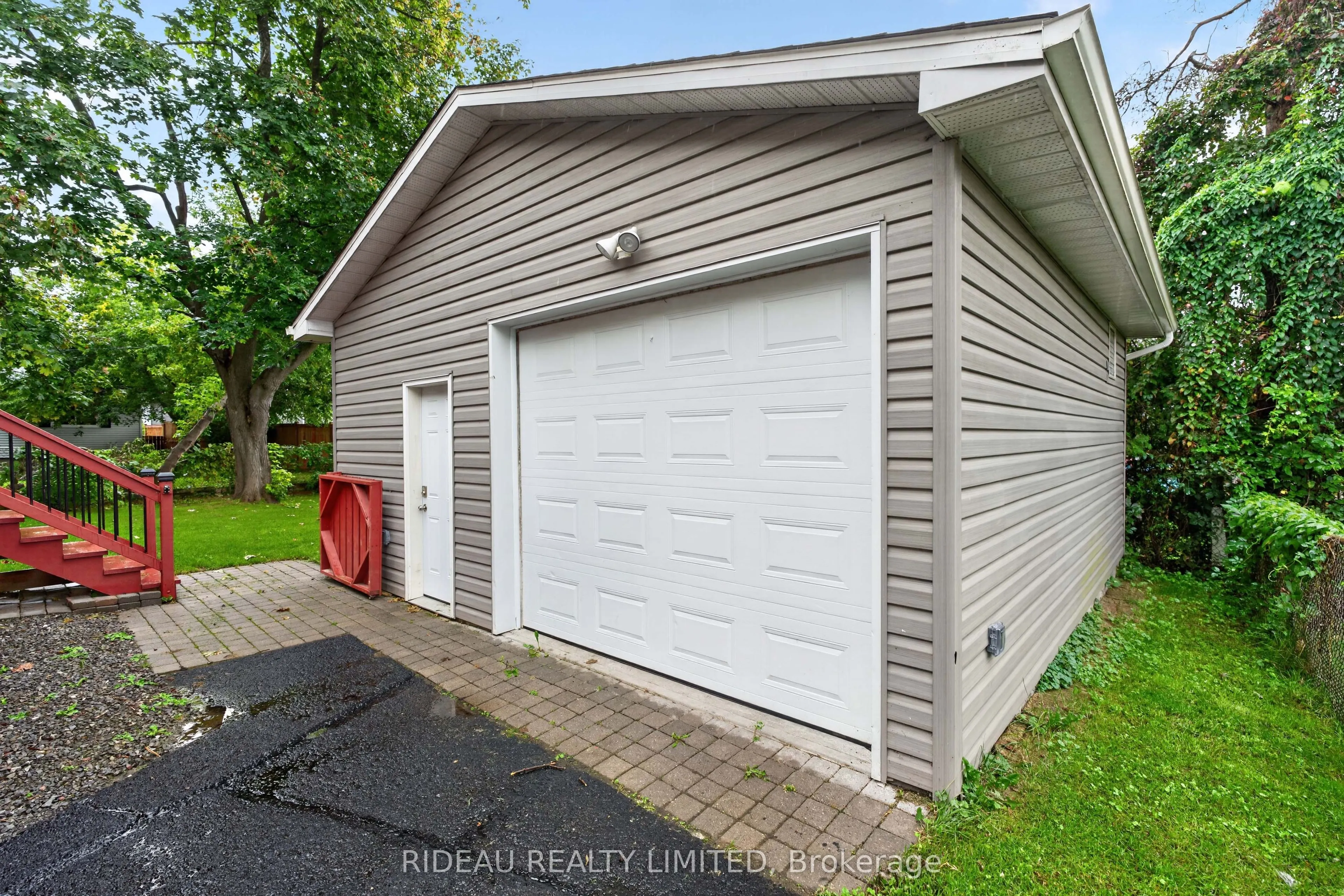 4 Otter Drive