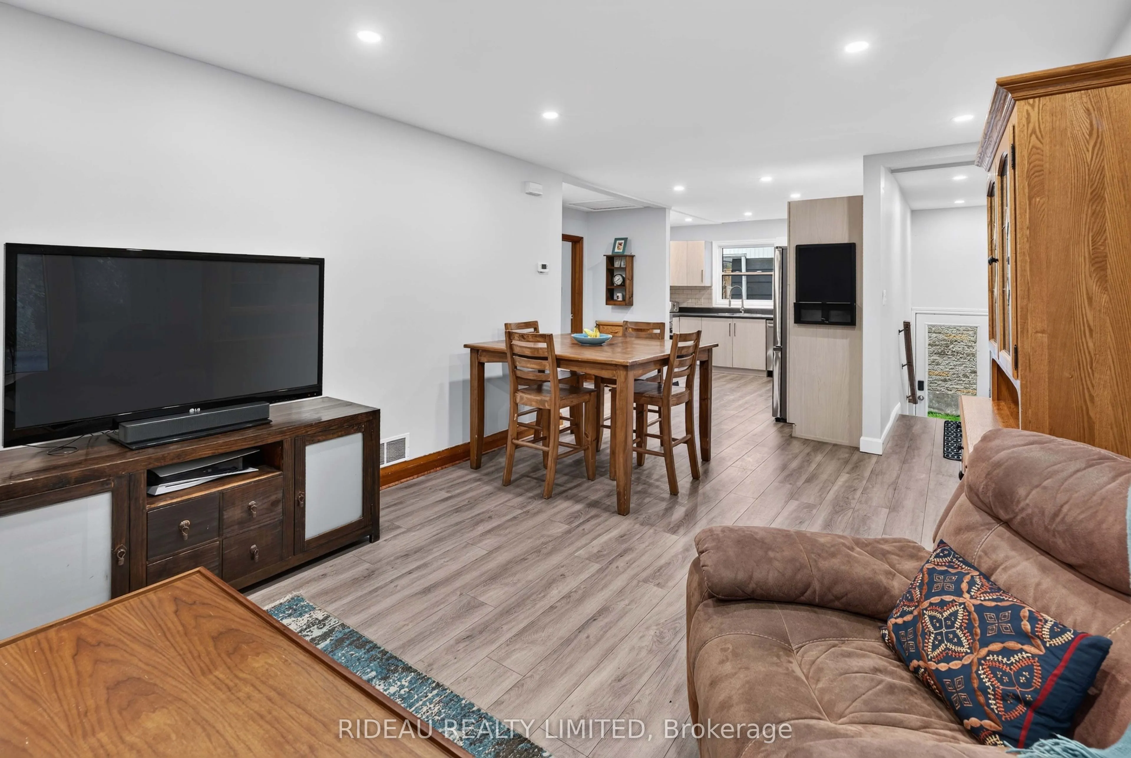 4 Otter Drive
