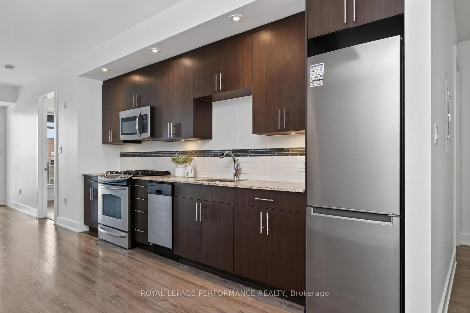 100 Champagne Avenue S #903