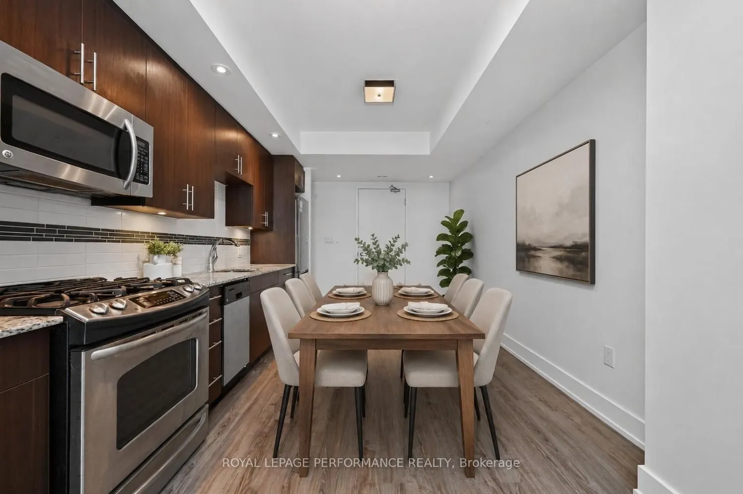 100 Champagne Avenue S #903