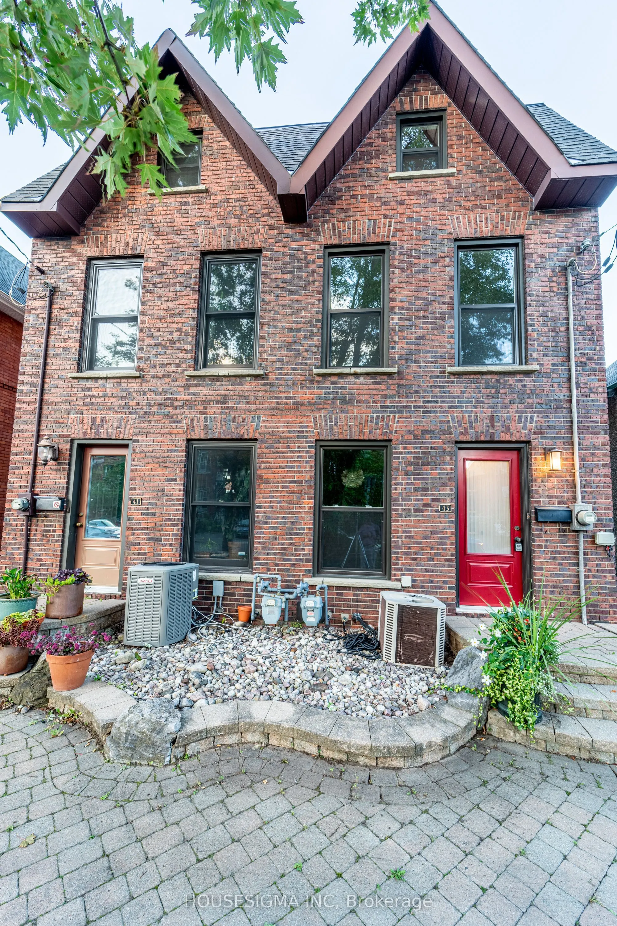 43 Sweetland Avenue