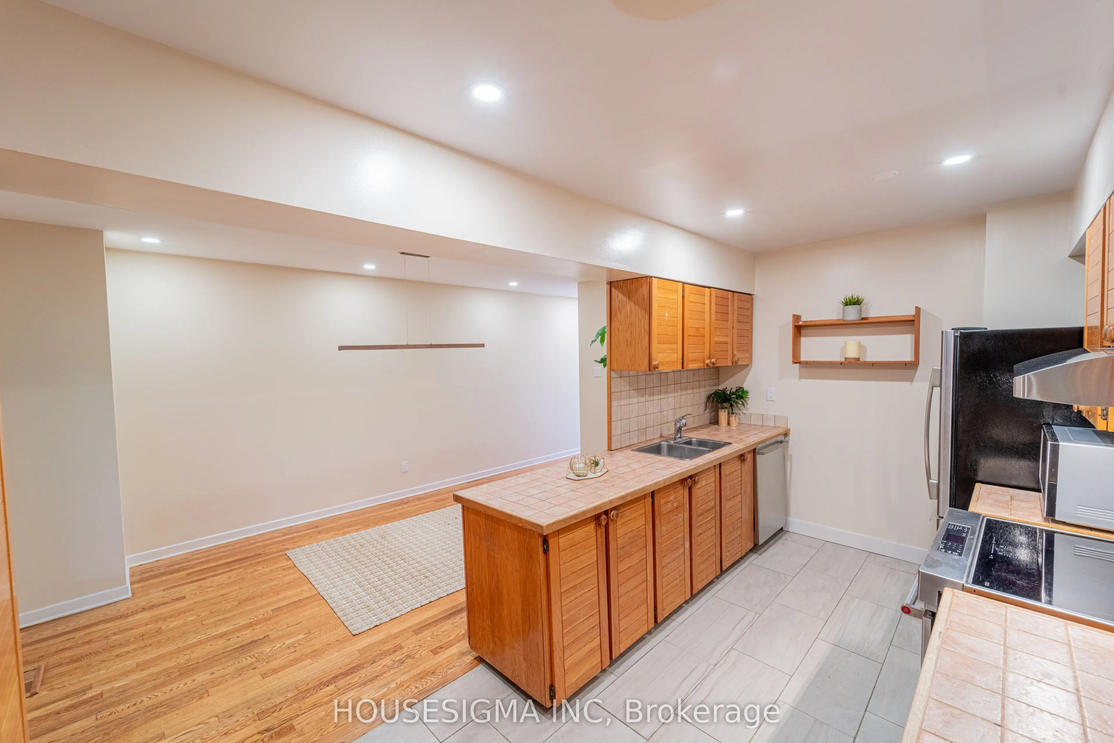 43 Sweetland Avenue