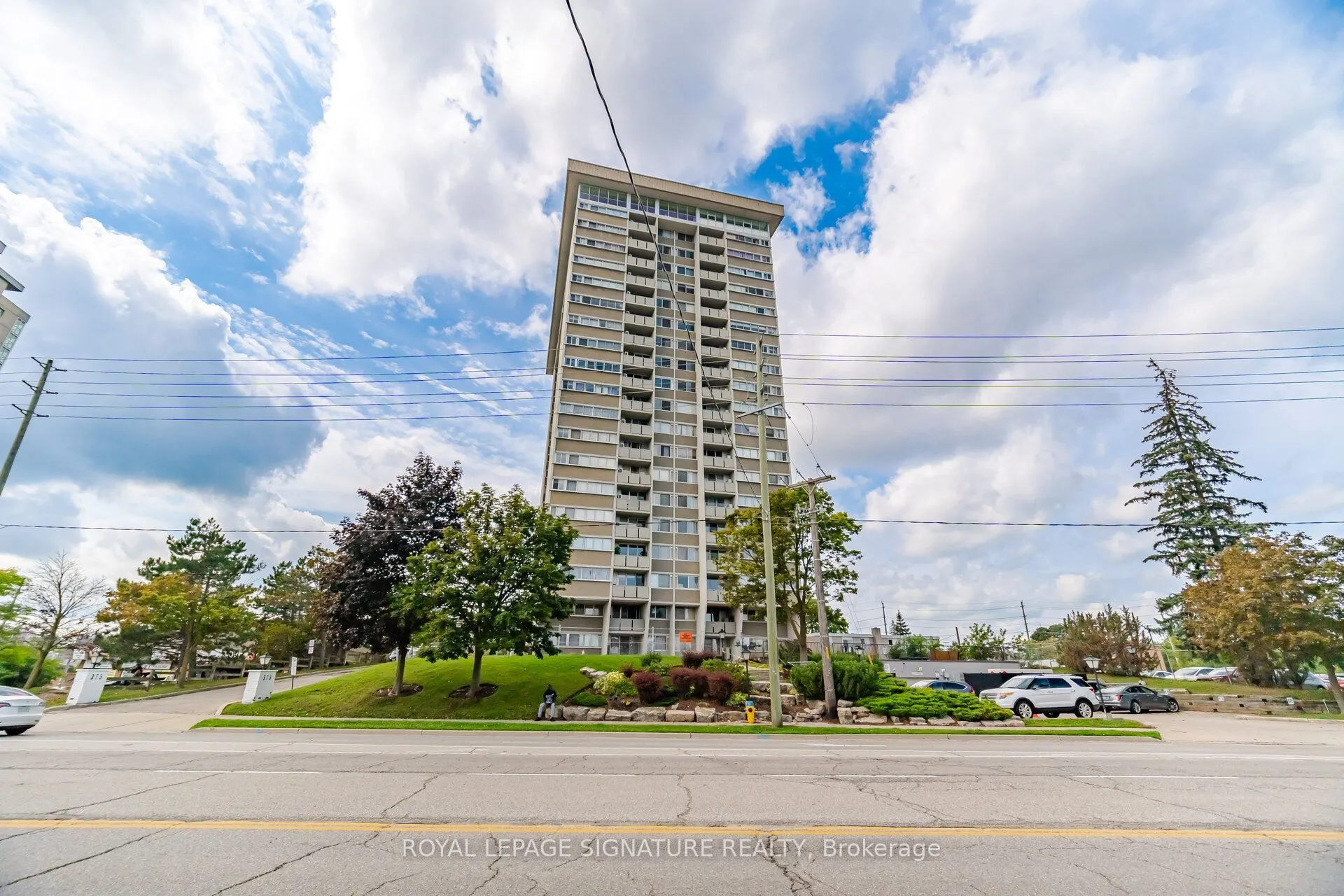 375 King Street N #802