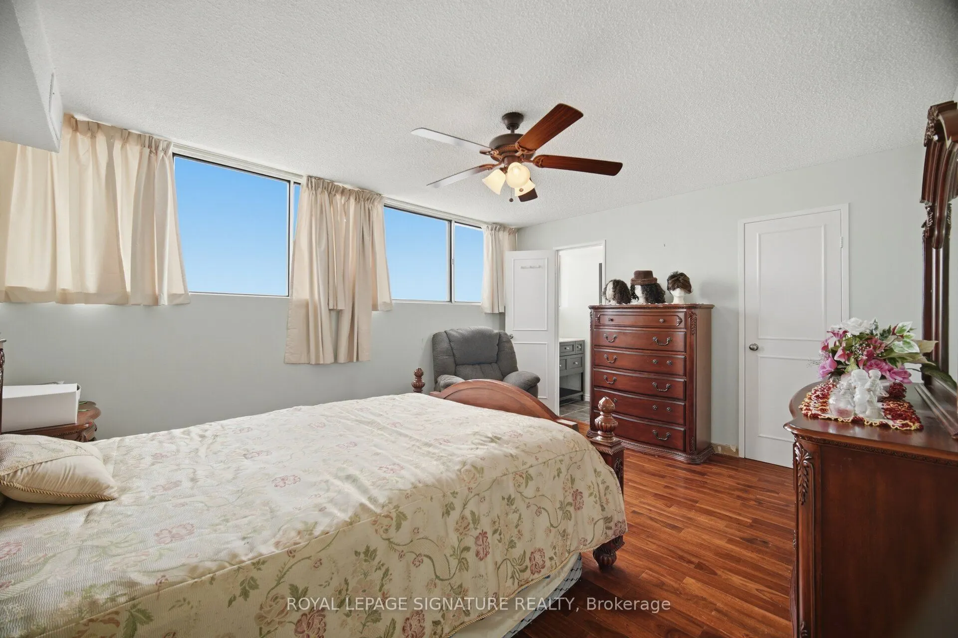 375 King Street N #802