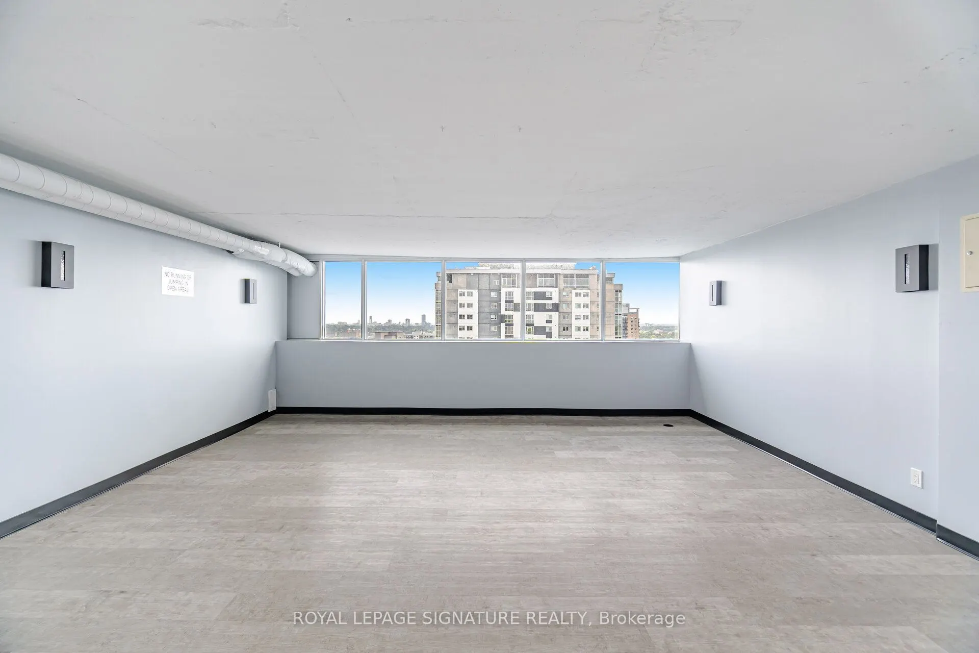 375 King Street N #802