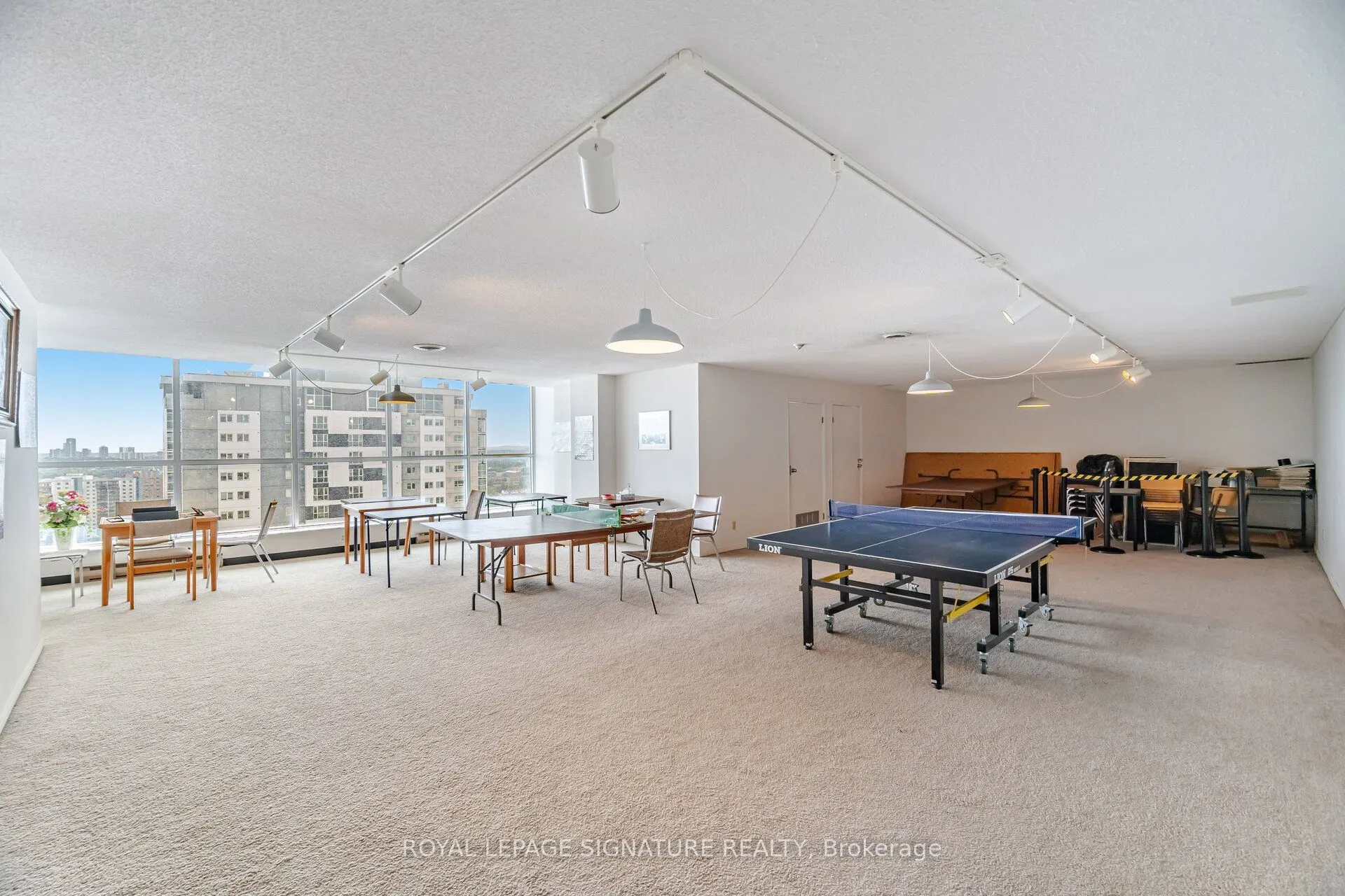 375 King Street N #802
