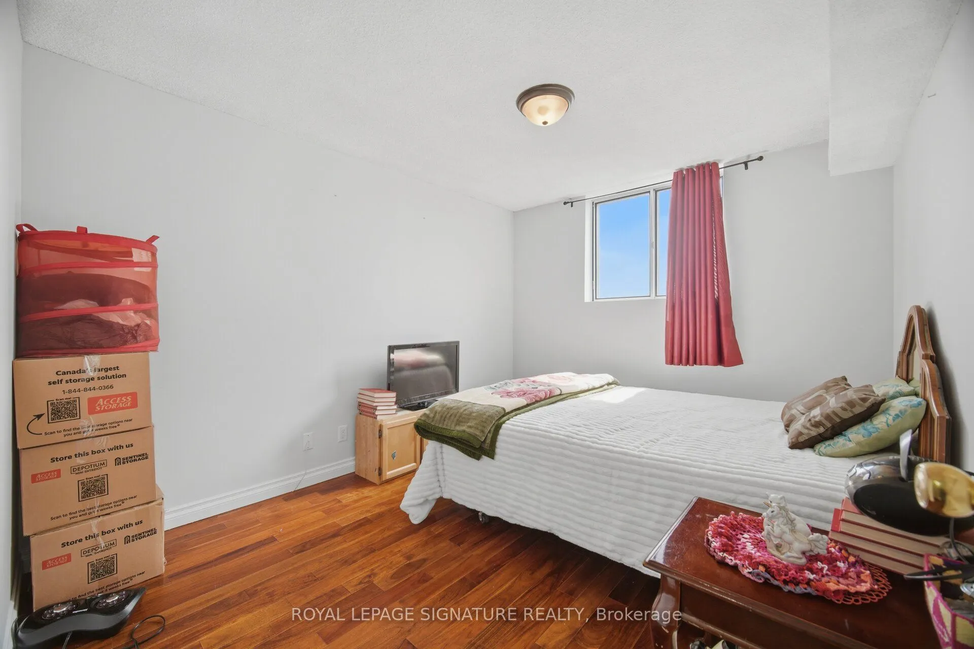375 King Street N #802