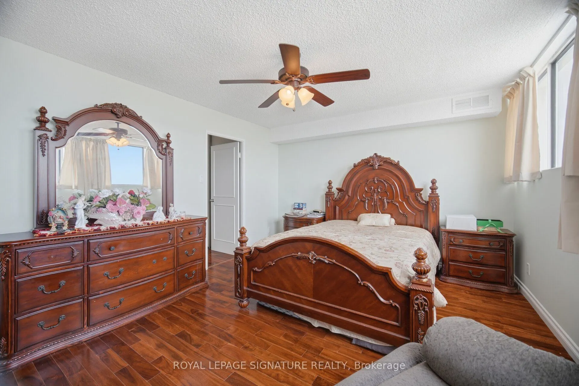375 King Street N #802