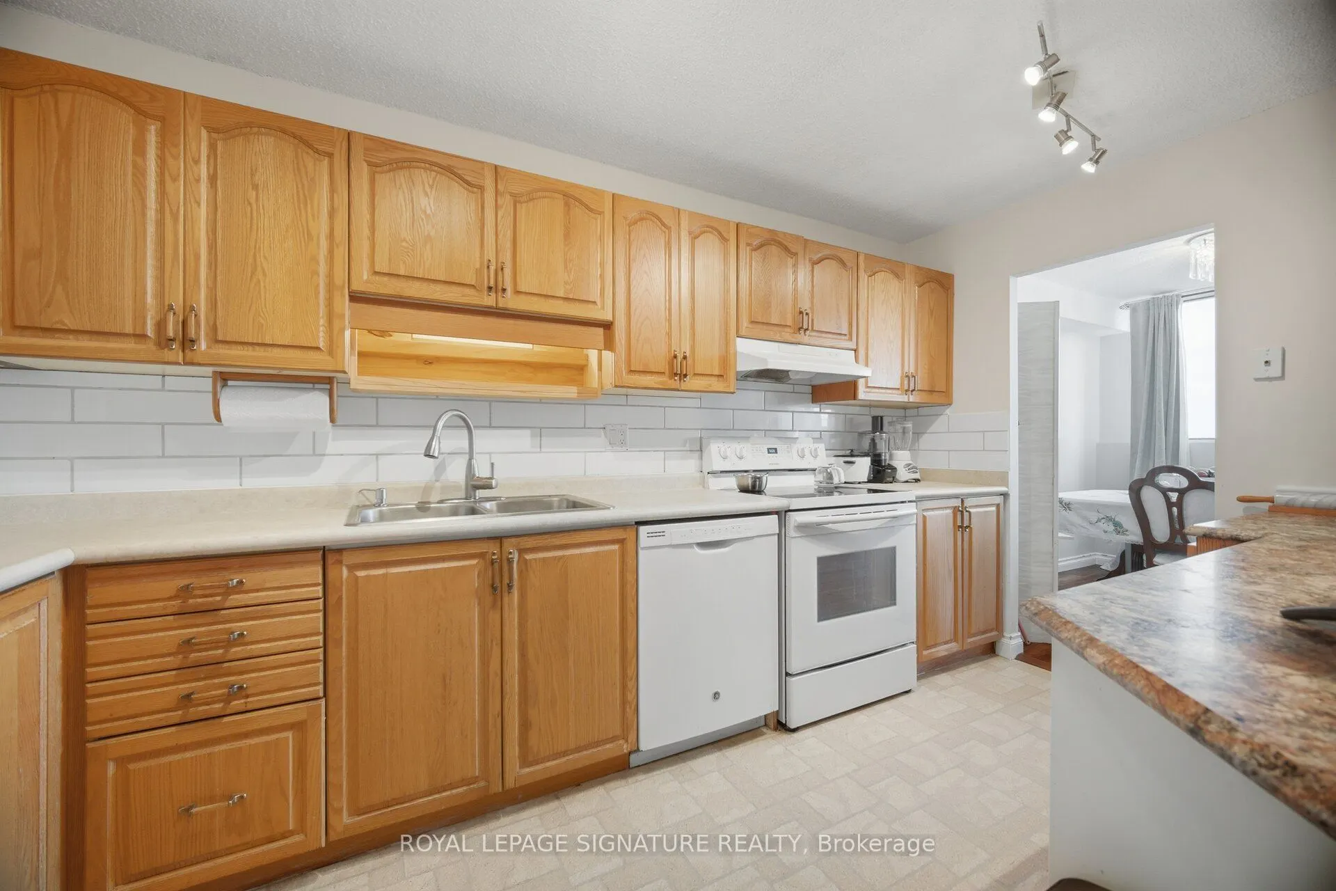 375 King Street N #802
