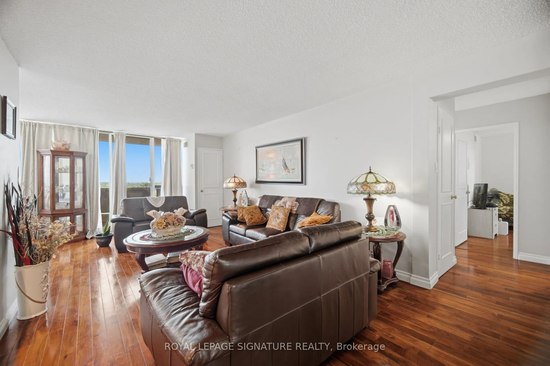 375 King Street N #802
