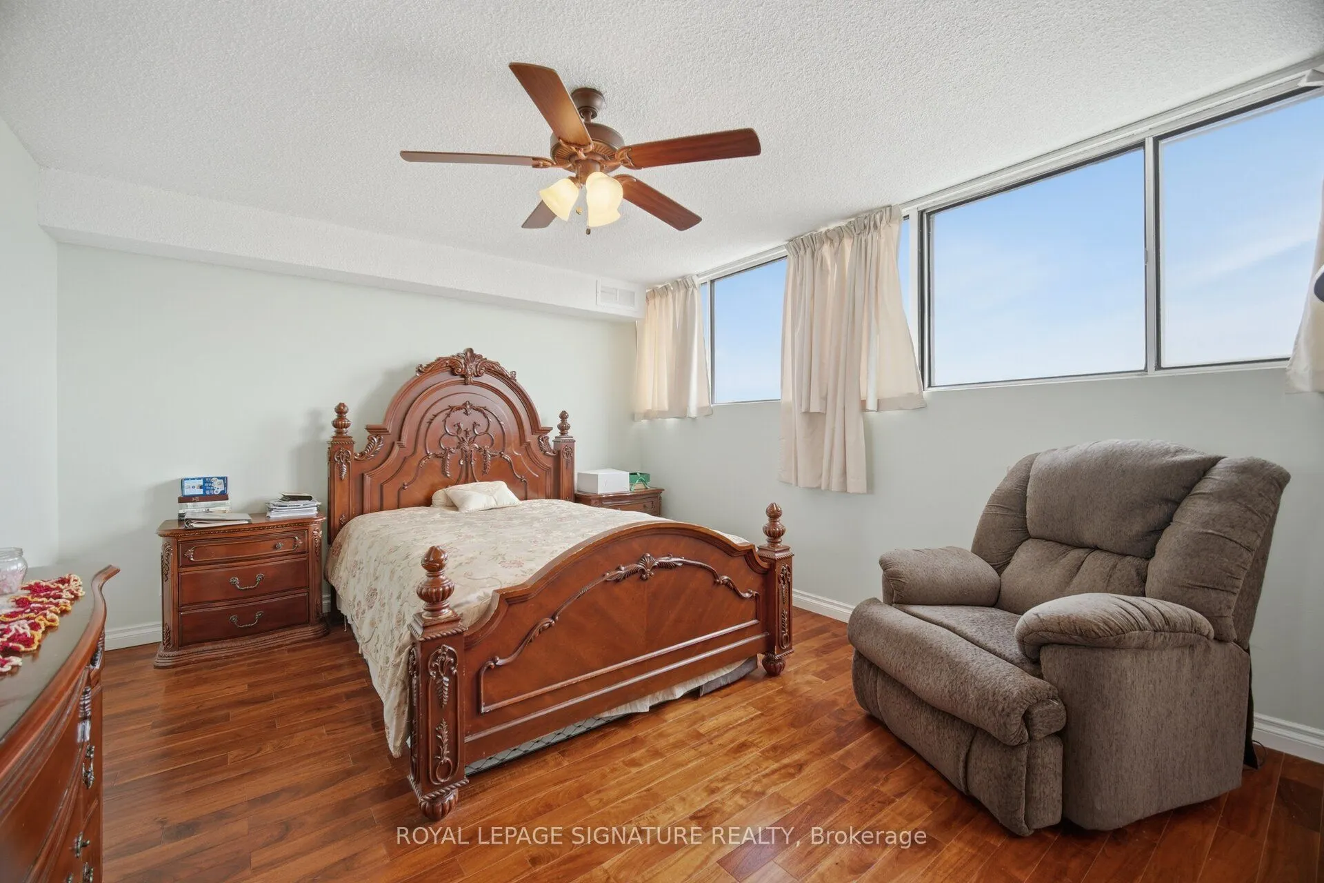 375 King Street N #802