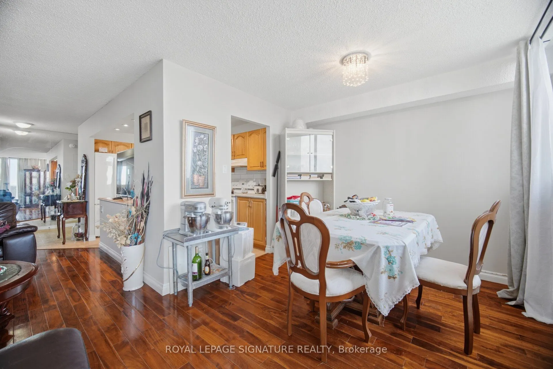 375 King Street N #802