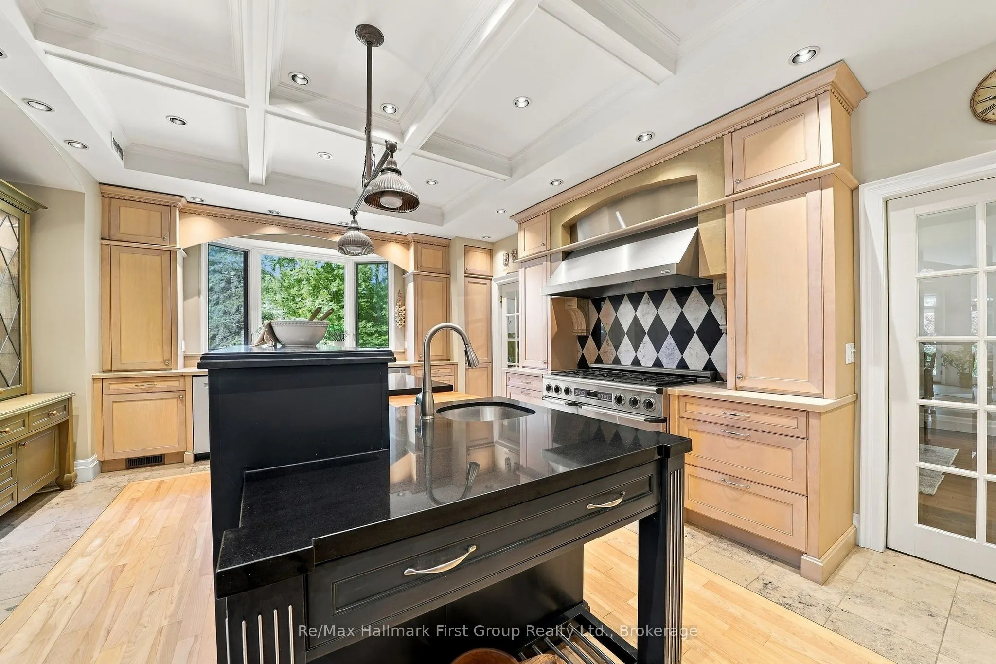 3121 Theatre Road N
