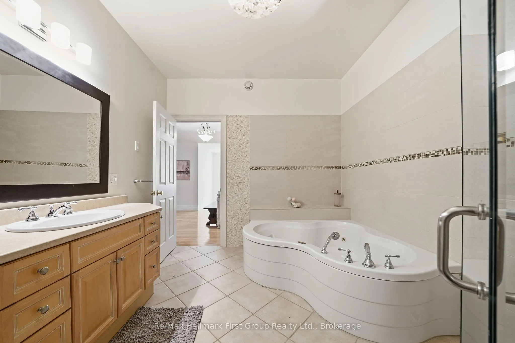 3121 Theatre Road N