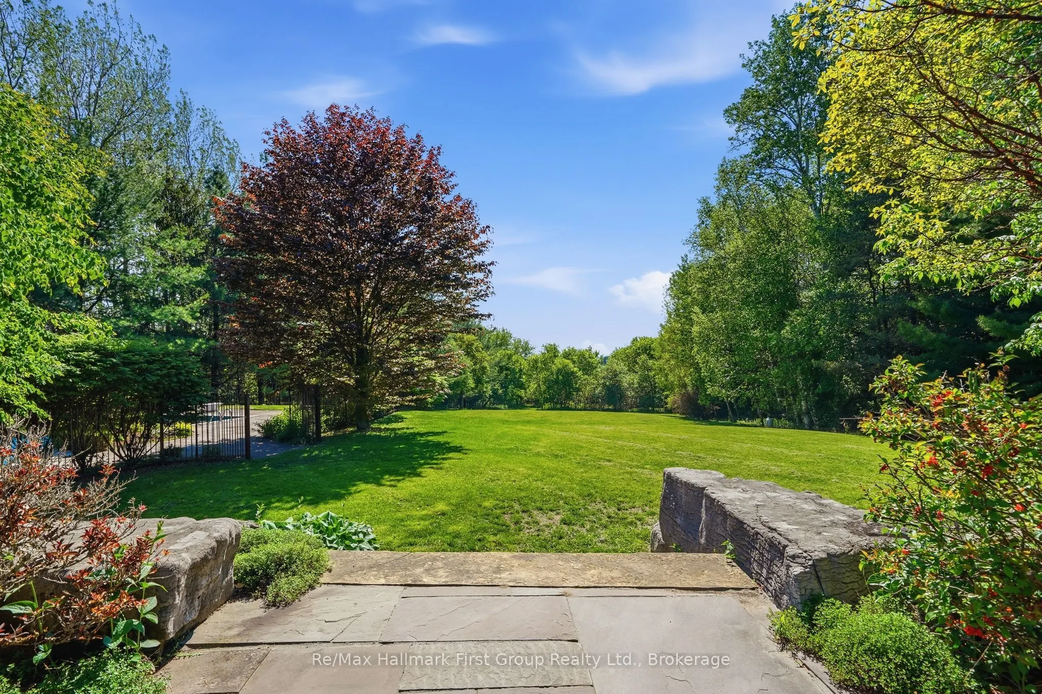 3121 Theatre Road N