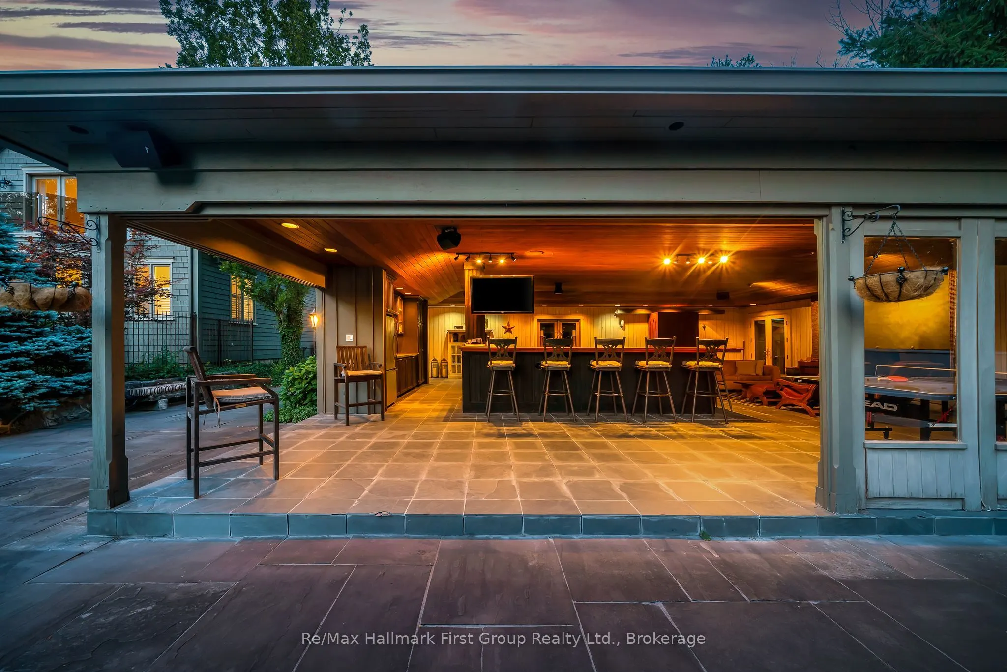 3121 Theatre Road N